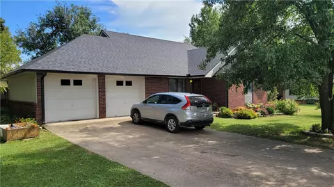 22642 Oakview Rd, Siloam Springs, AR 72761