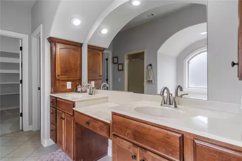Bath - 3605 W Legacy Ln, Rogers, AR 72758 photo 1 of 5