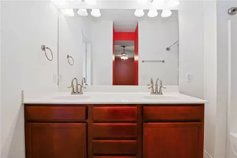 Bath - 1195 Apache Trl, Springdale, AR 72764 photo 1 of 5