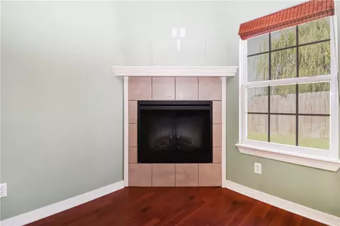 Living - 1195 Apache Trl, Springdale, AR 72764 photo 3 of 9