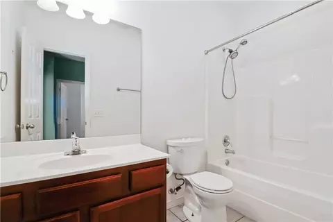 Bath - 1195 Apache Trl, Springdale, AR 72764 photo 5 of 5