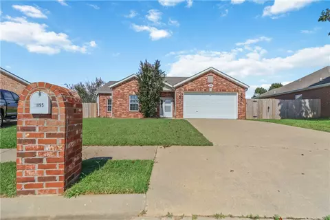 1195 Apache Trl, Springdale, AR 72764