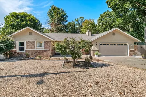 15 Oakham Cir, Bella Vista, AR 72715
