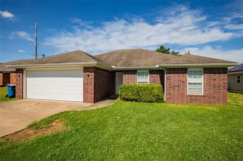 800 Sandrock Rd, Bentonville, AR 72712
