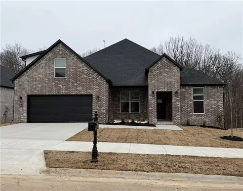 2860 N Chapel Dr, Fayetteville, AR 72704