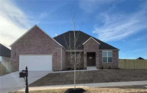 2921 N Chapel Dr, Fayetteville, AR 72704