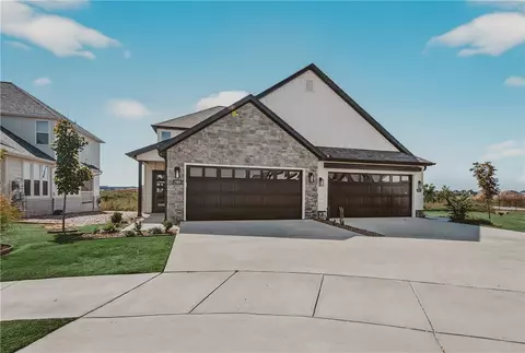 2909 SW Hampshire Ave, Bentonville, AR 72713