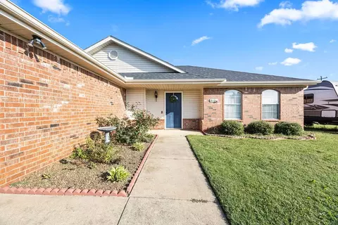 810 Honeysuckle Dr, Centerton, AR 72719