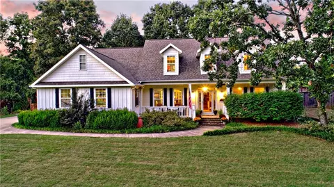 2422 E Revere Pl, Fayetteville, AR 72701