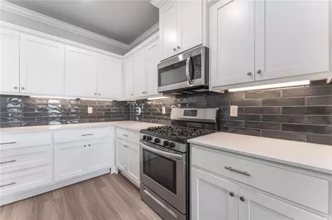 Kitchen - 931 Moosehead St, Bentonville, AR 72713 photo 4 of 5