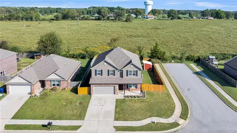 1253 Ridge View Dr, Siloam Springs, AR 72761