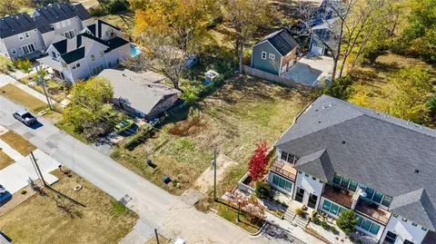 424 SW C St, Bentonville, AR 72712