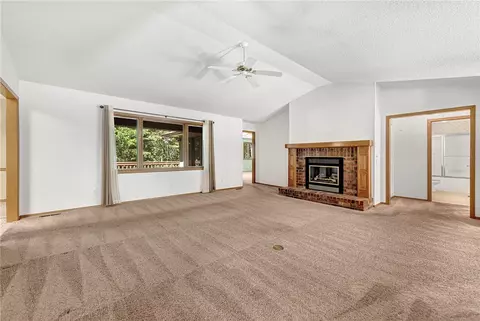 1 Newent Ln, Bella Vista, AR 72714