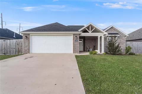 1907 Endura Park Dr, Siloam Springs, AR 72761