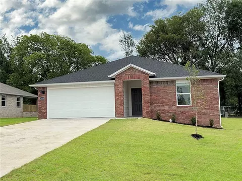 3041 Laredo Ln, Gravette, AR 72736