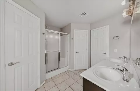 Bath - 1071 Bliss St, Centerton, AR 72719 photo 2 of 3