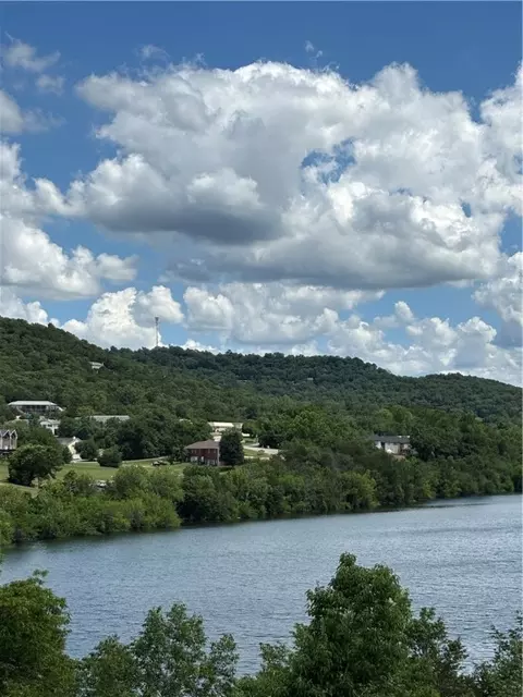 55 Sailboat Dr, Holiday Island, AR 72631