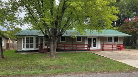 214 Poplar St, Dardanelle, AR 72834