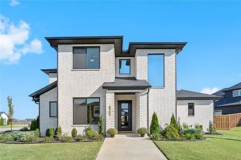 4301 S 87th Pl, Bentonville, AR 72713