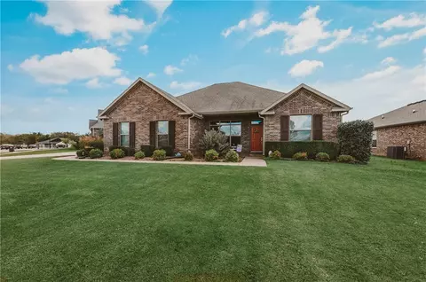 4445 Gibson St, Springdale, AR 72762