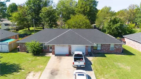 2009 Emily Cir, Springdale, AR 72762