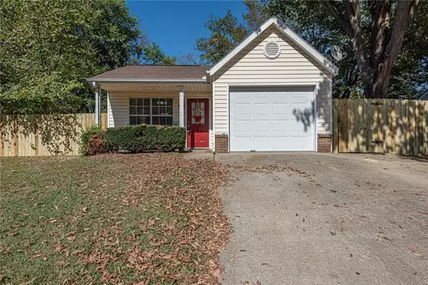3206 Oakfield St, Fayetteville, AR 72704