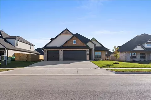 1501 Josephine Dr, Centerton, AR 72719