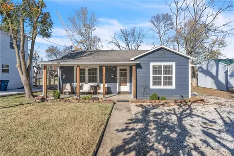 303 SE Henry St, Bentonville, AR 72712