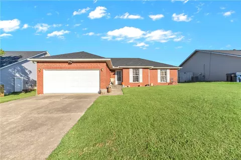1701 Beth Dr, Rogers, AR 72758