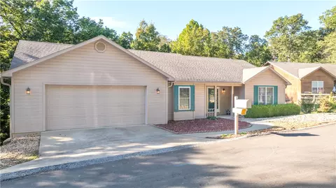 6 Byron Ln, Bella Vista, AR 72714