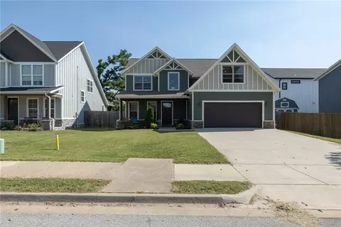 753 6th St, Rogers, AR 72756