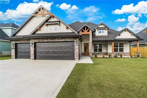 1260 Red Maple St, Centerton, AR 72719