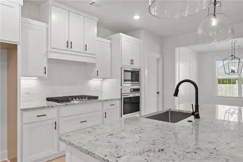 Kitchen - 1240 Red Maple St, Centerton, AR 72719 photo 1 of 1