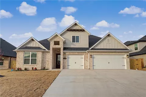 310 Jenna Ln, Gravette, AR 72736