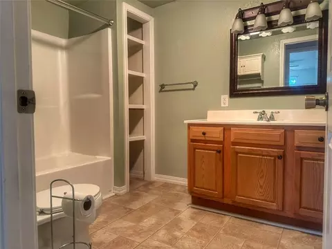 Bath - 421 Owen Wait Rd, Dover, AR 72837 photo 1 of 1