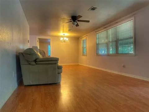 Living - 421 Owen Wait Rd, Dover, AR 72837 photo 1 of 2