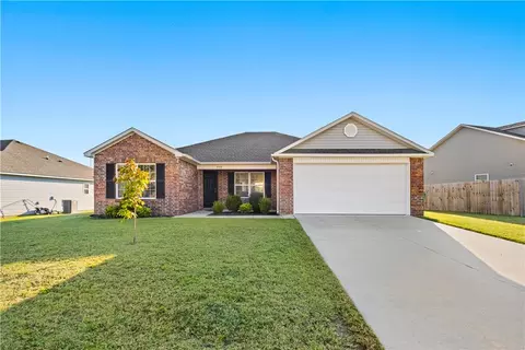950 Queen St, Centerton, AR 72719