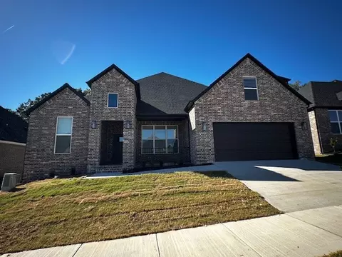 2847 N Grey Squirrel Dr, Fayetteville, AR 72704