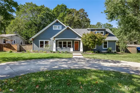 1911 N Austin Dr, Fayetteville, AR 72703