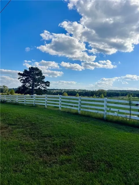 Caballo Ranch Road, Russellville, AR 72802