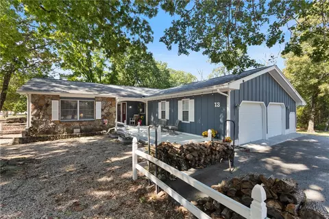 13 Country Club Dr, Holiday Island, AR 72631