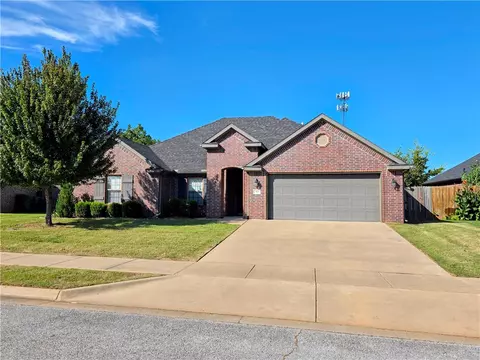 1419 W Walker Dr, Rogers, AR 72756