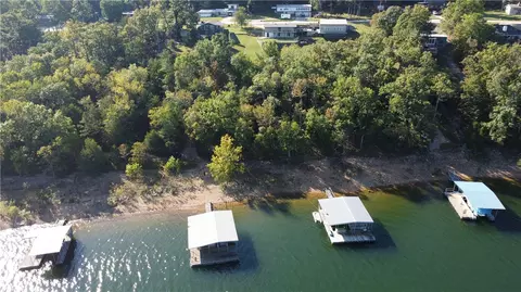 18502 Coppermine Rd, Rogers, AR 72756