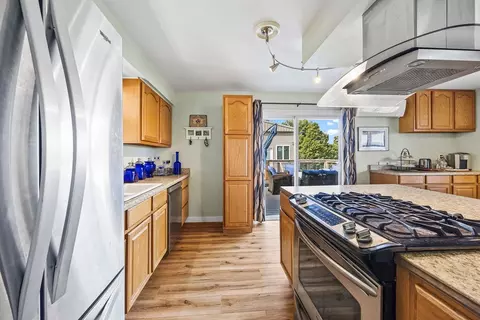 Kitchen - 18502 Coppermine Rd, Rogers, AR 72756 photo 1 of 2