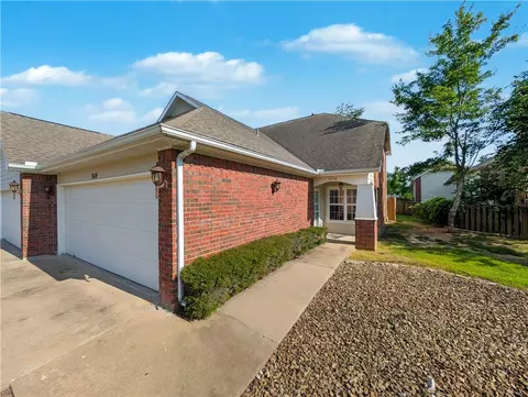 904 Dixson St, Rogers, AR 72758