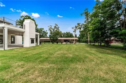 212 NW G St, Bentonville, AR 72712