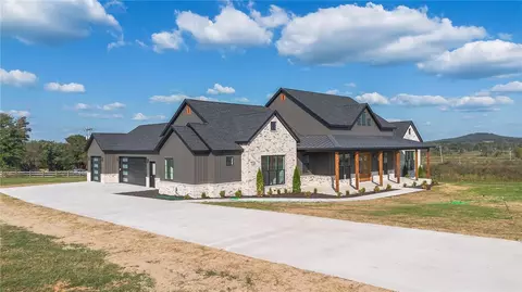 165 Madison 7218 Dr, Fayetteville, AR 72703