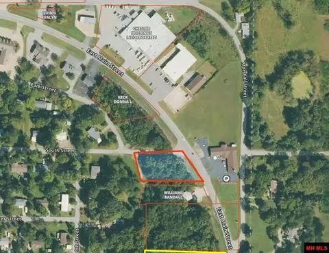 Hwy 62, Flippin, AR 72634