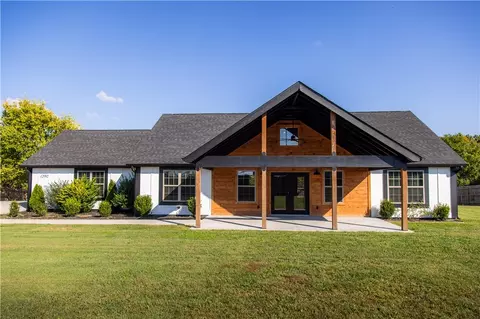 12092 Guyll Ridge Rd, Rogers, AR 72756