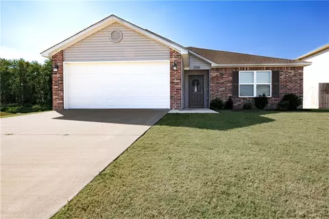 2210 E Fennec St, Siloam Springs, AR 72761